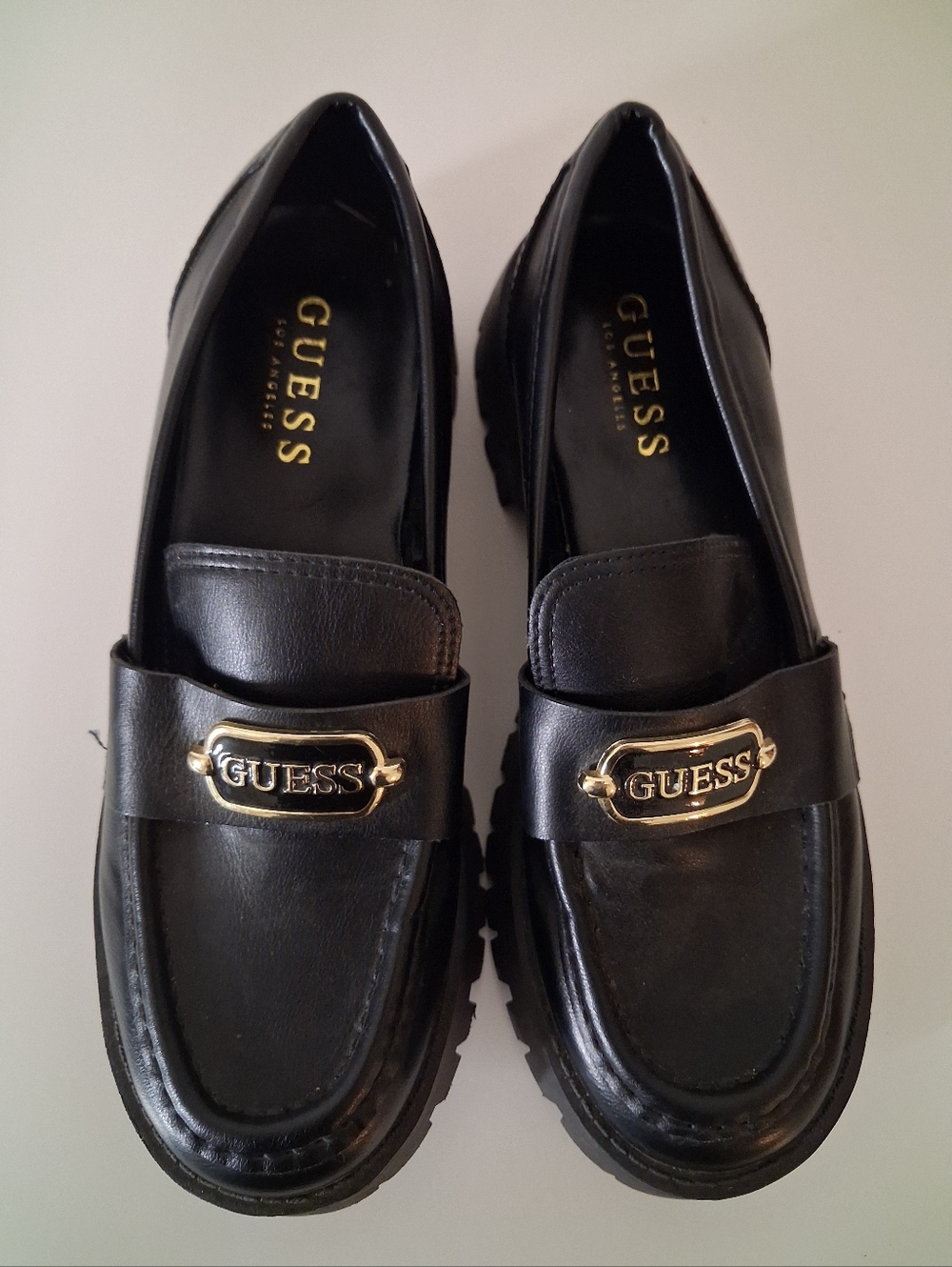 GUESS Black Leather Loafers Gold Logo Detail Size 6.5 Chic Classic Shoes